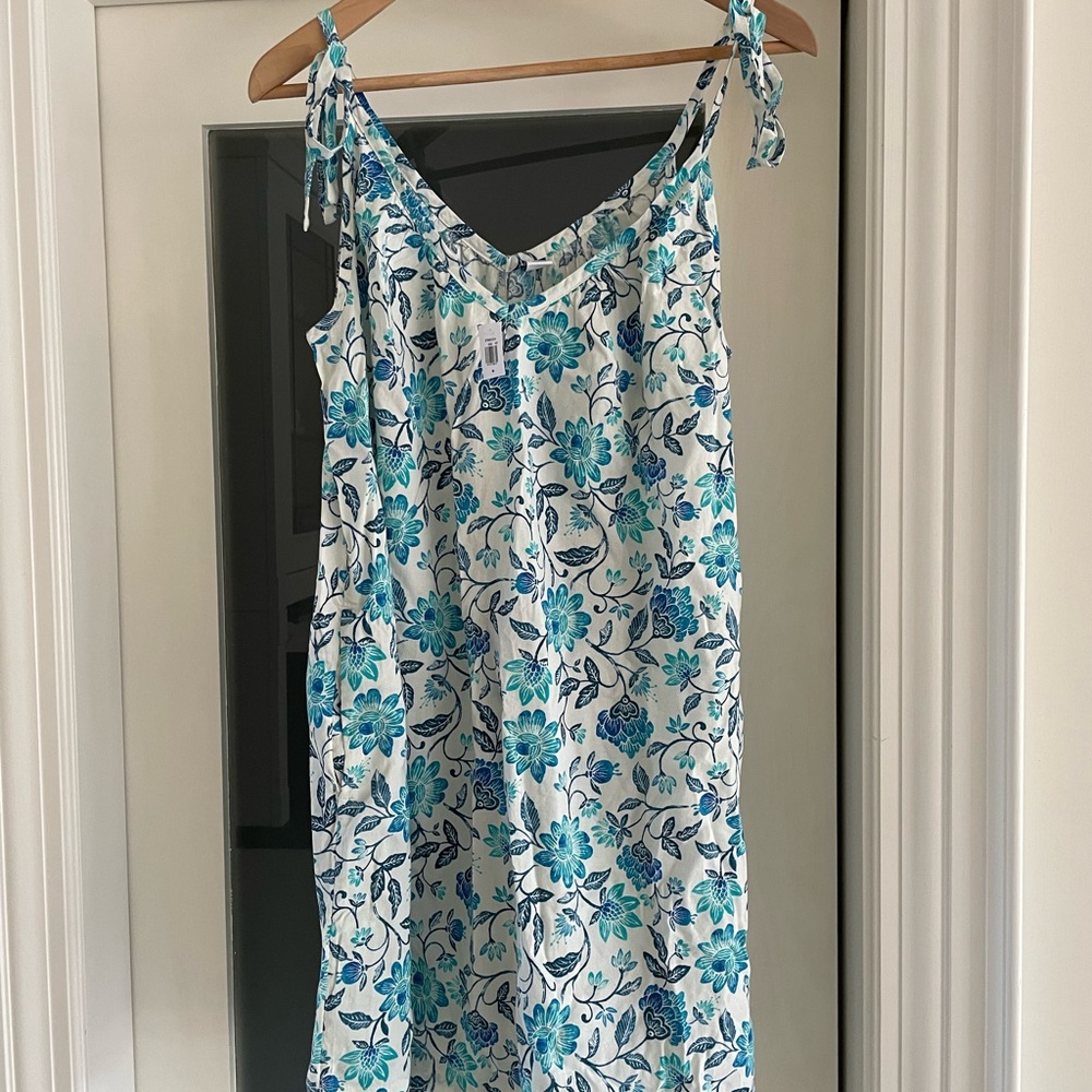 NWT Old Navy Floral Blue and White Sun Dress